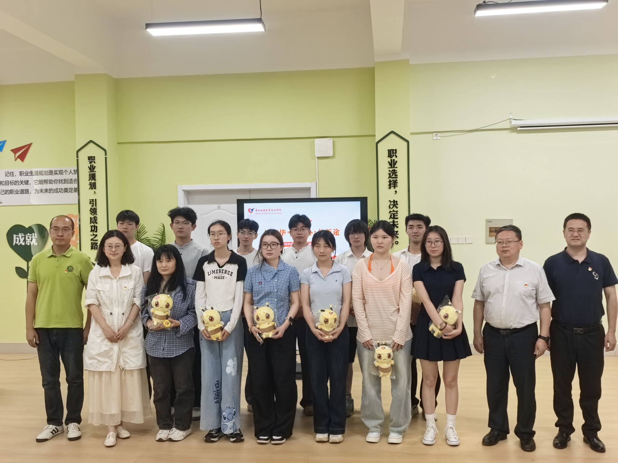 6d3b38fe698039f424cafa1534143ff6.jpg 6d3b38fe698039f424cafa1534143ff6.jpg